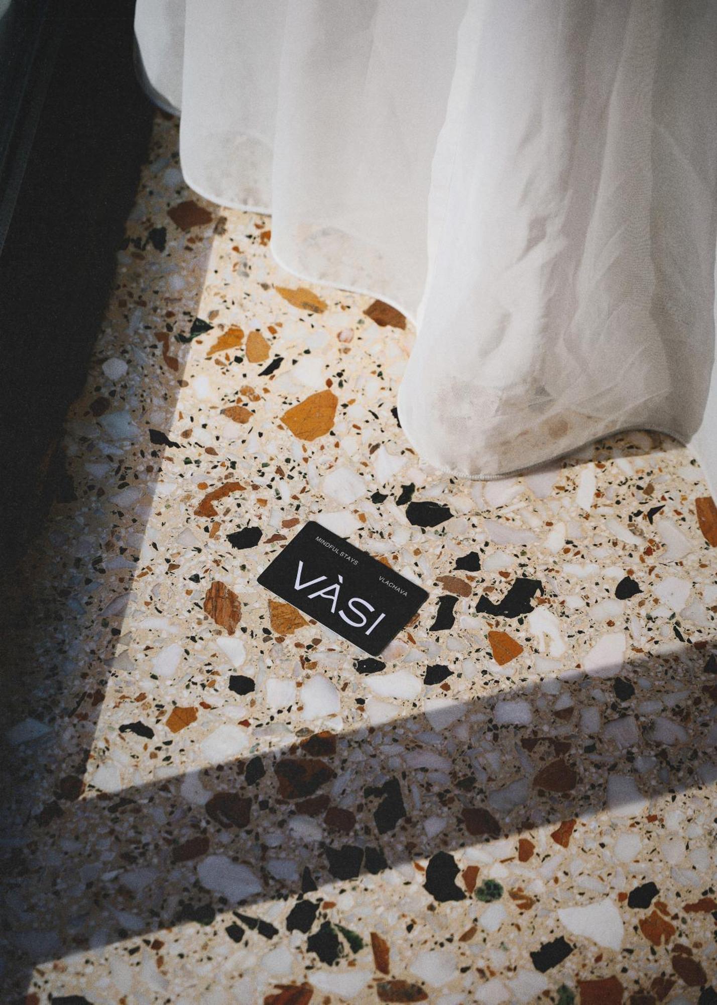 Vasi Hotel Athena Bagian luar foto
